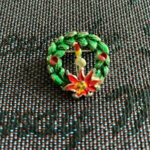 Gold-tone Holiday Wreath Brooch